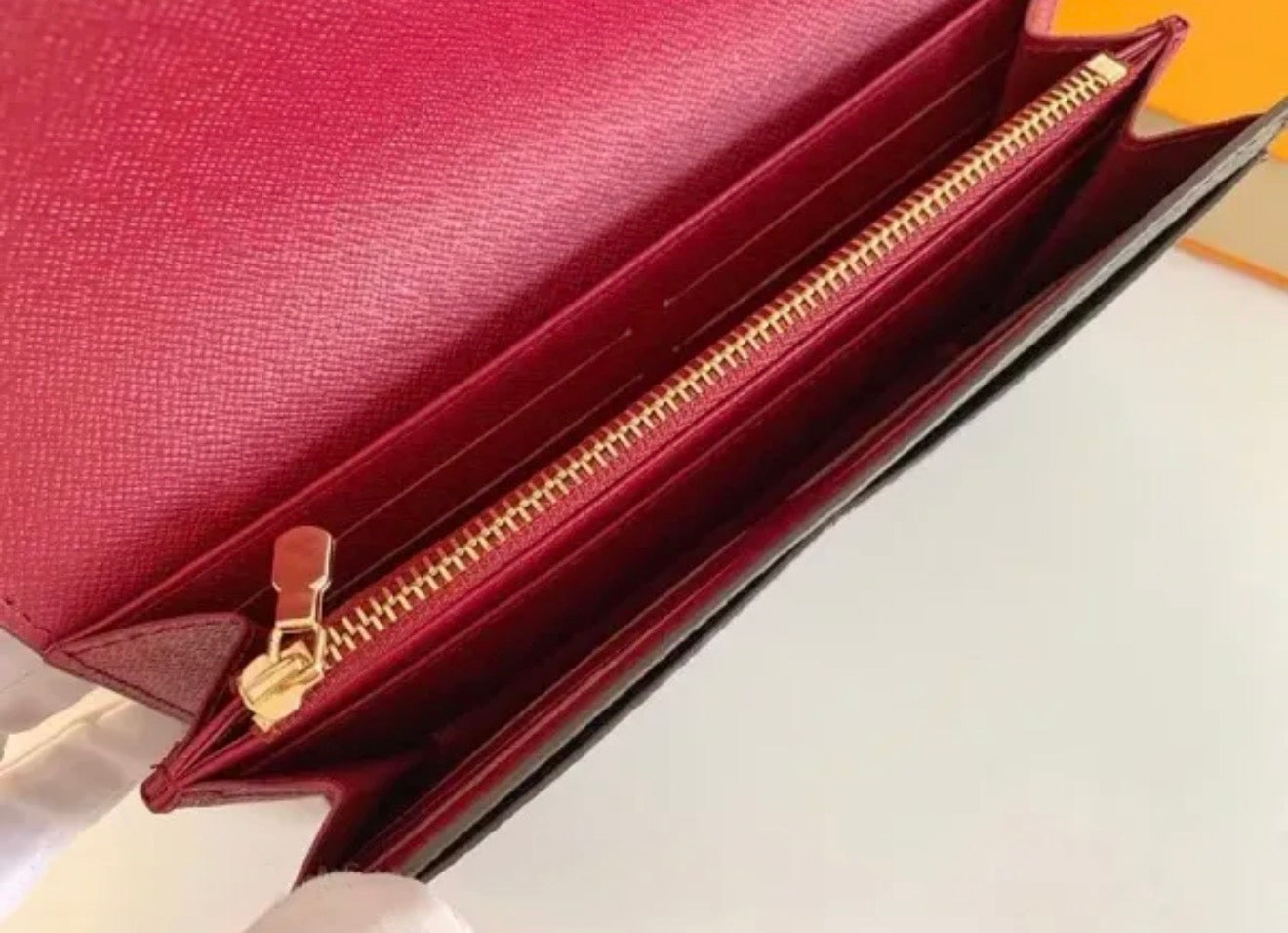 Premium Quality Sarah Style wallet Classic Pattern