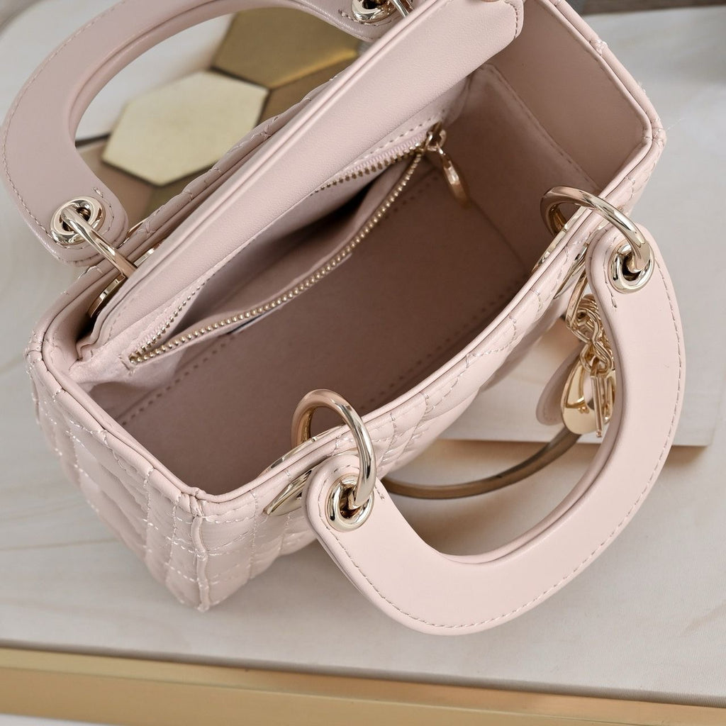 Premium Quality Quilted Leather Lady Bags with Gold Hardware