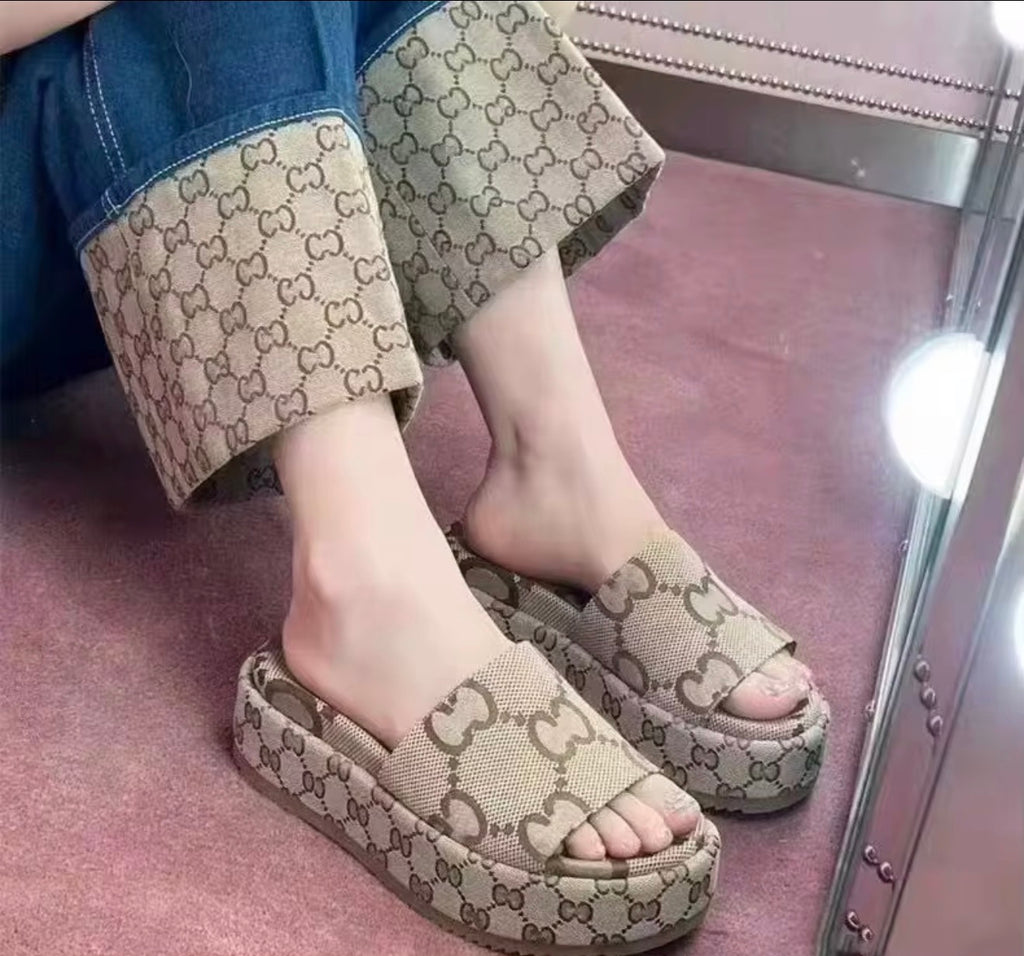 Premium Quality Canvas Platform style Slides