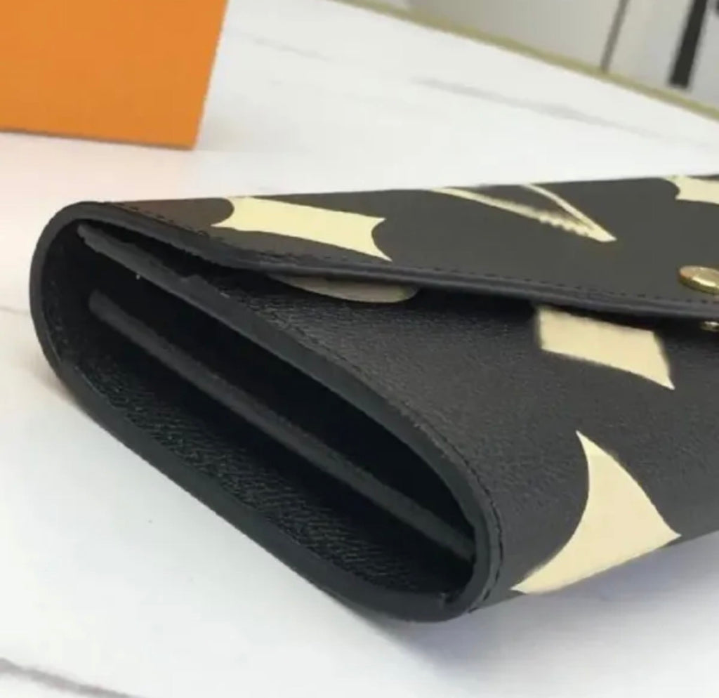 Premium Quality Sarah Style wallet Classic Pattern