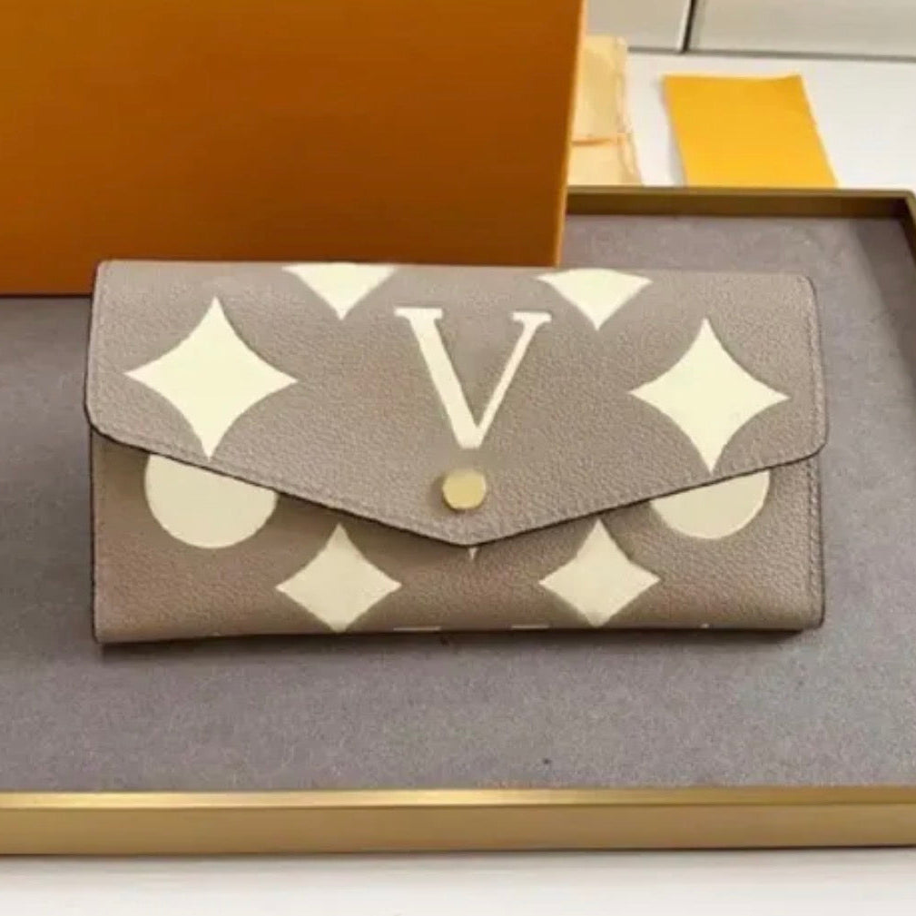 Premium Quality Sarah Style wallet Classic Pattern