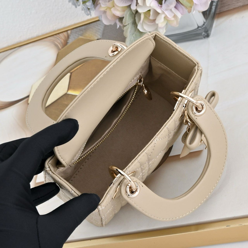 Premium Quality Quilted Leather Lady Bags with Gold Hardware