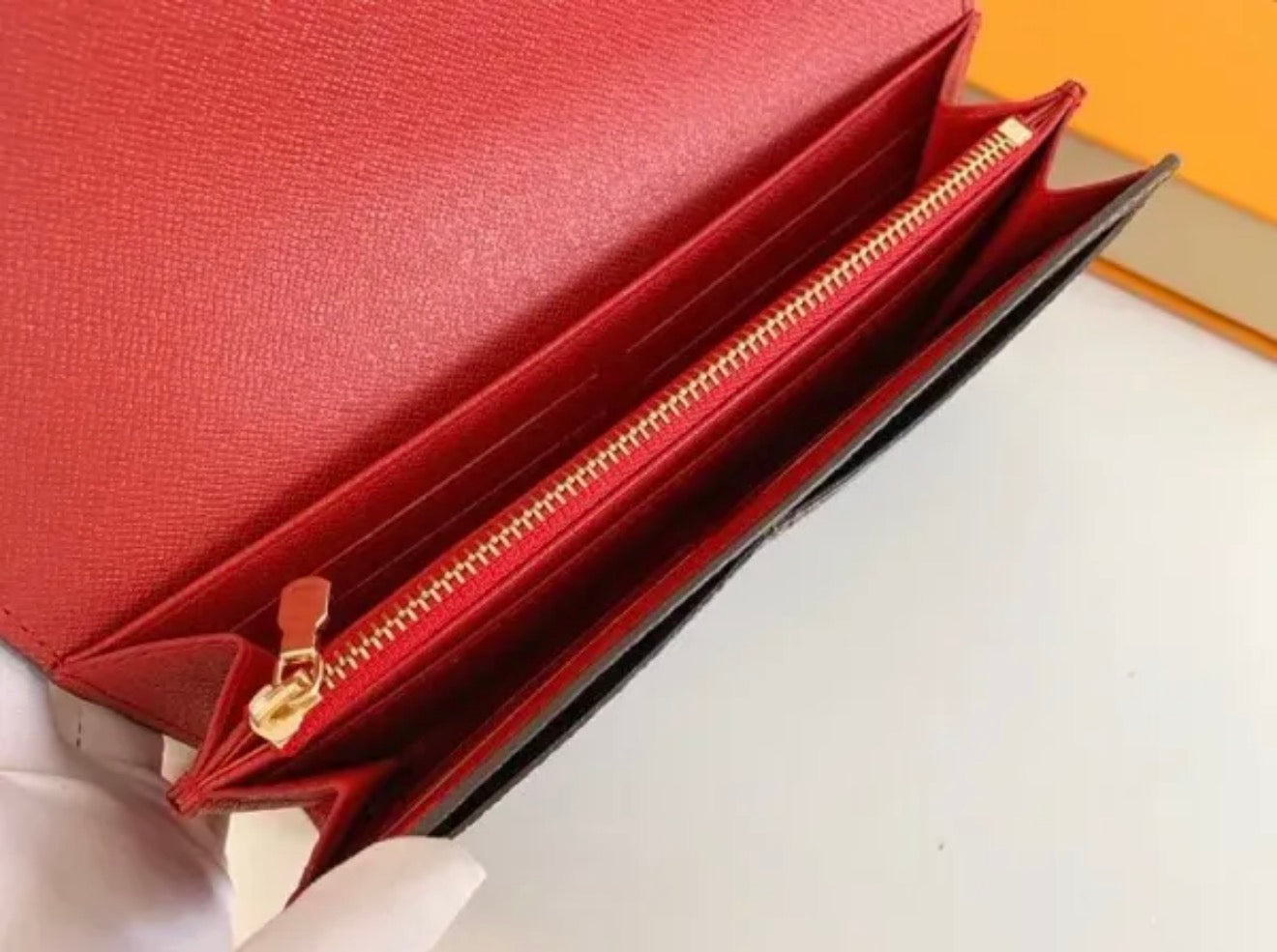 Premium Quality Sarah Style wallet Classic Pattern