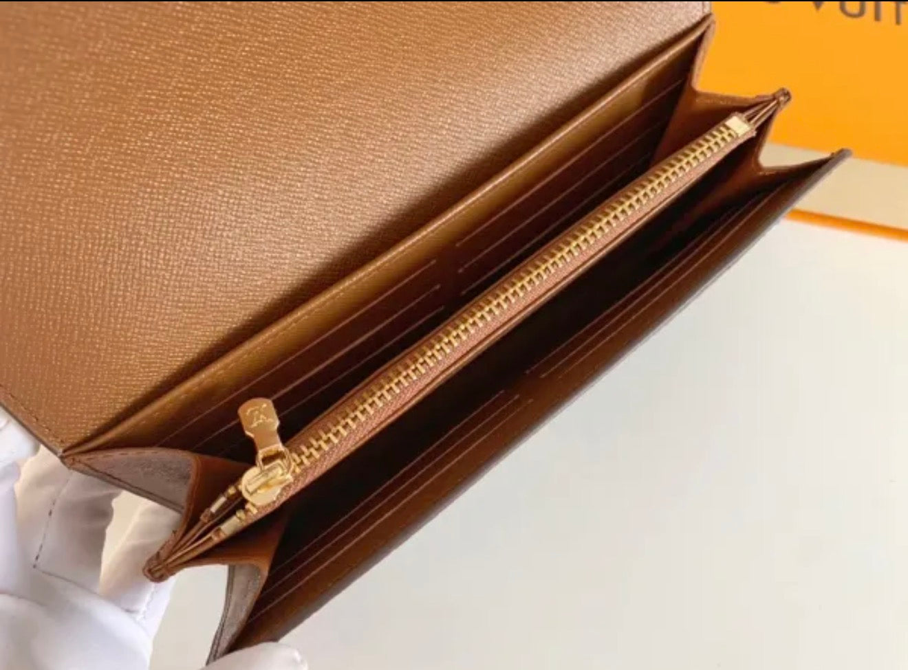 Premium Quality Sarah Style wallet Classic Pattern
