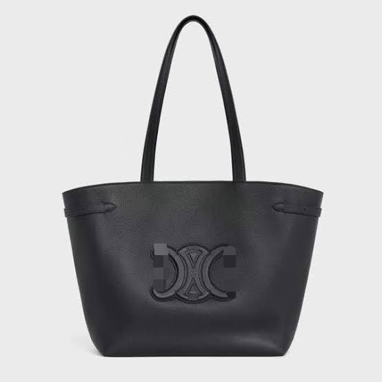 A18 Premium quality Leather Tote Bag ￼
