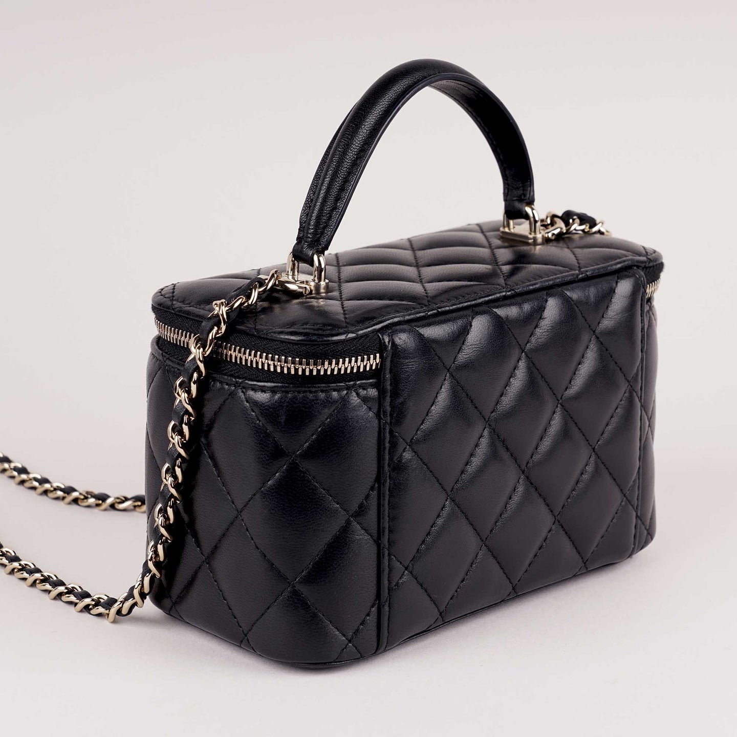 A18 Premium Quality vanity Style Bag